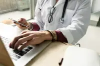 Physicians want compensation boost from AI productivity gains: survey